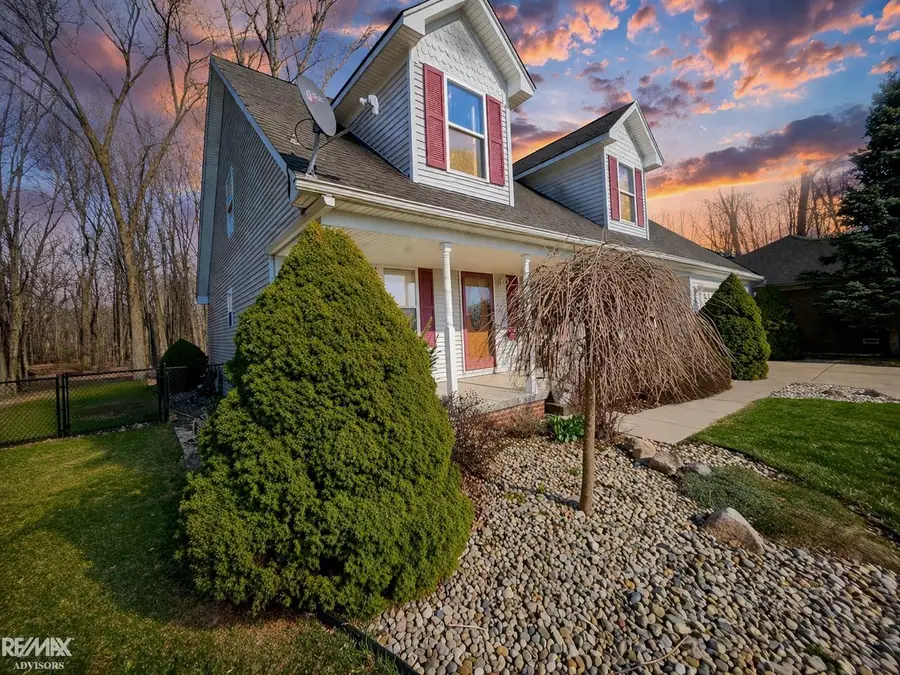 54690 Beacon Cove, New Baltimore, MI 48047 - #2