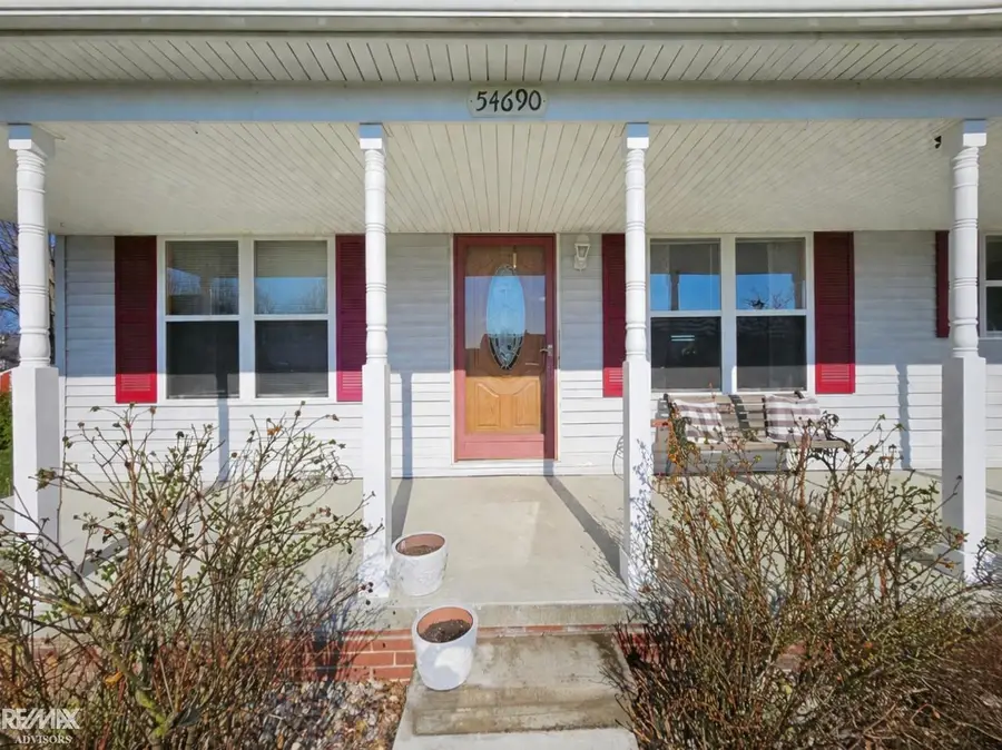 54690 Beacon Cove, New Baltimore, MI 48047 - #3