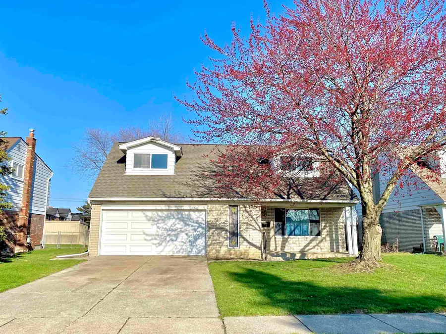 33036 Richard O, Sterling Heights, MI 48310 - #2