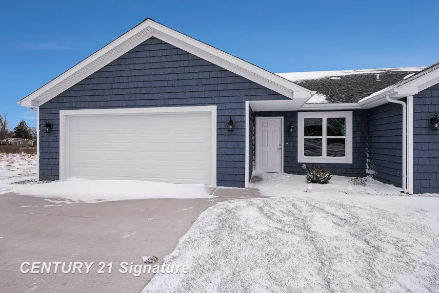 8487 N River Rock, Freeland, MI 48623 - #2