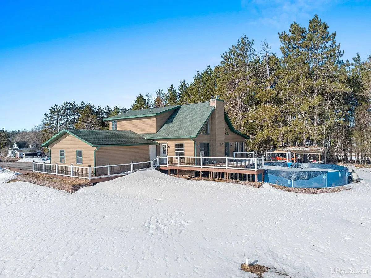 985 Van Ginkel, Niagara, WI 54151 - #1