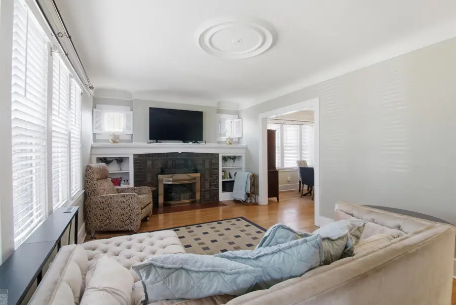 883 St. Clair, Grosse Pointe, MI 48230 - #2