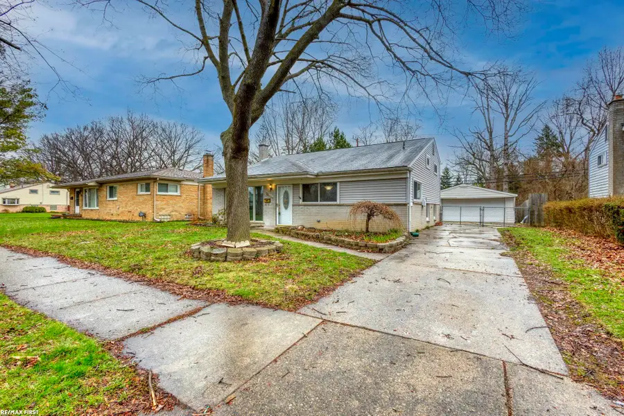 36024 Weideman St, Clinton Township, MI 48035 - #2