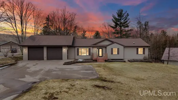 W7953-1 S Lake Antoine, Iron Mountain, MI 49801