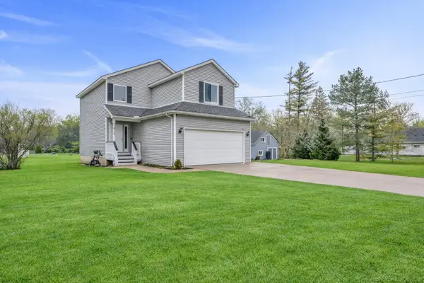 817 Baird, Holly, MI 48442