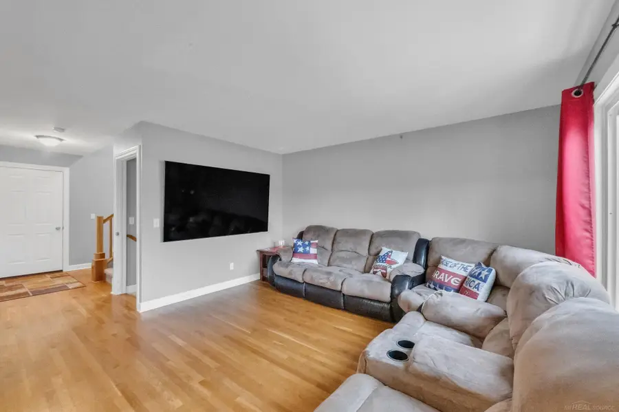 817 Baird, Holly, MI 48442 - #3