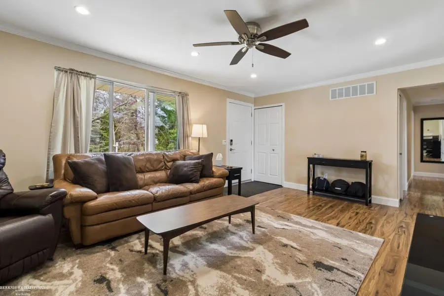 8360 Rosecrest, Utica, MI 48316 - #3