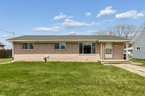 19911 Fenton, Roseville, MI 48066