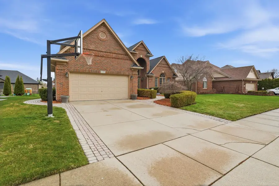 21351 Bunker, Macomb, MI 48042 - #2