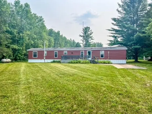 5495 W Clarence, Harrison, MI 48625