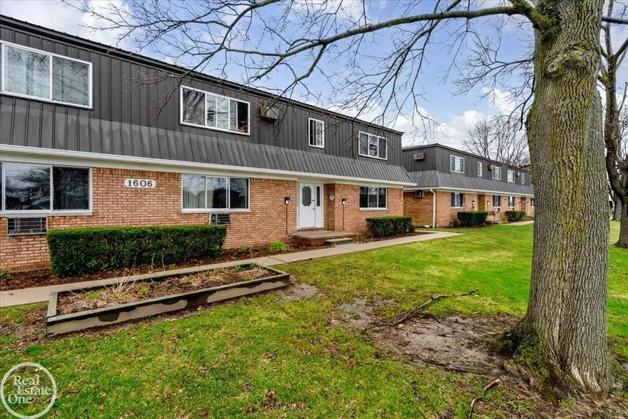 1606 Oakland #B-9, Saint Clair, MI 48079 - #2
