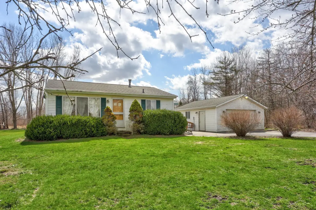 714 E North, Saint Charles, MI 48655 - #1