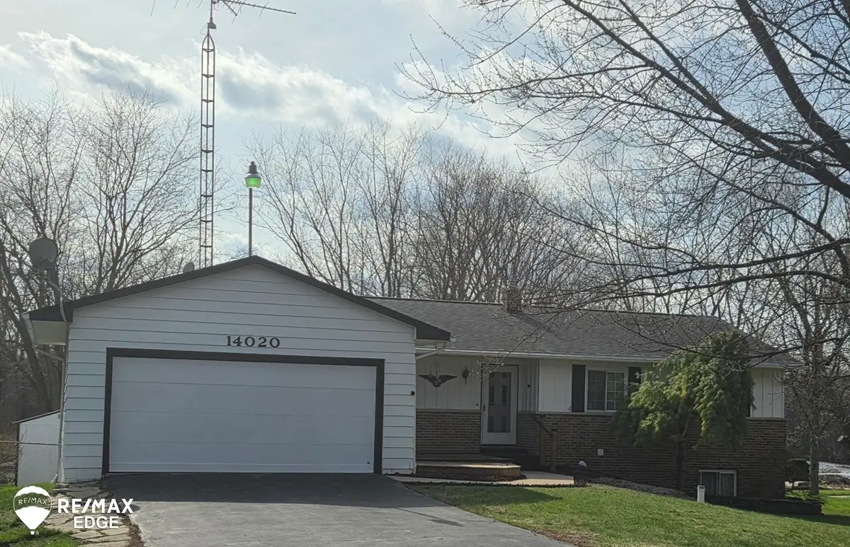 14020 North, Fenton, MI 48430 - #1