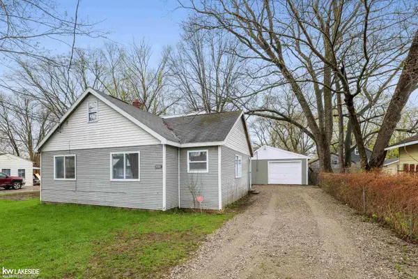 2105 Lambden, Flint, MI 48532