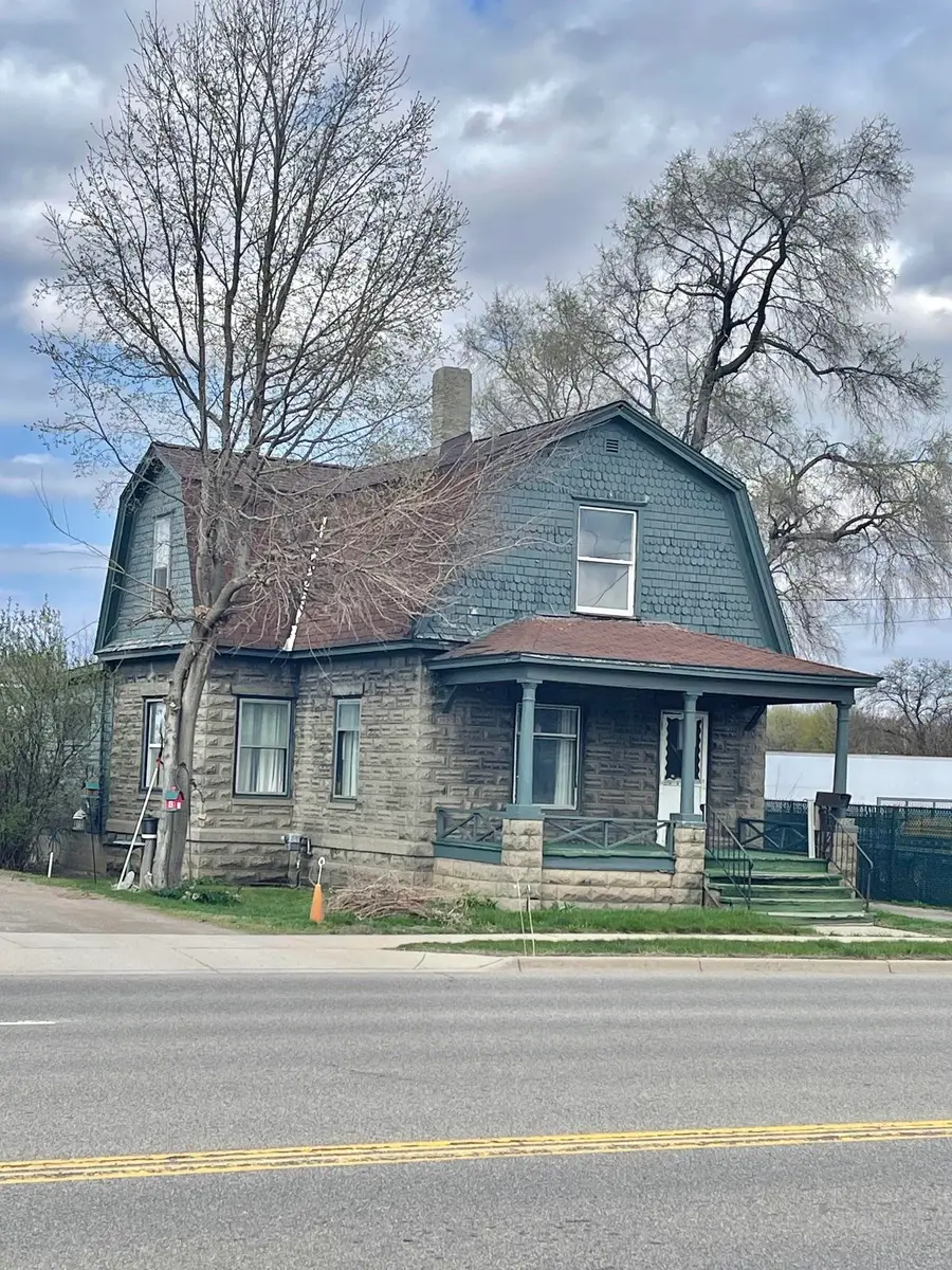 1106 W Main, Owosso, MI 48867 - #2