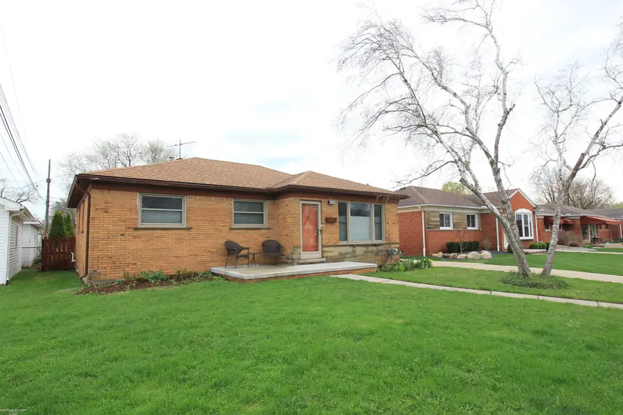 31116 Angeline, Saint Clair Shores, MI 48082 - #2