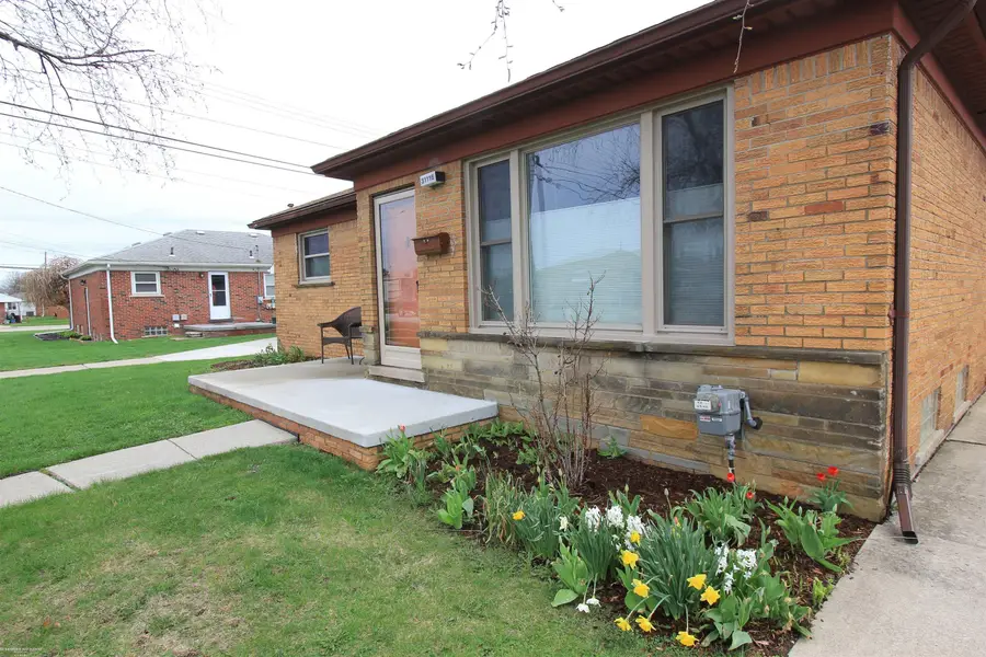 31116 Angeline, Saint Clair Shores, MI 48082 - #3