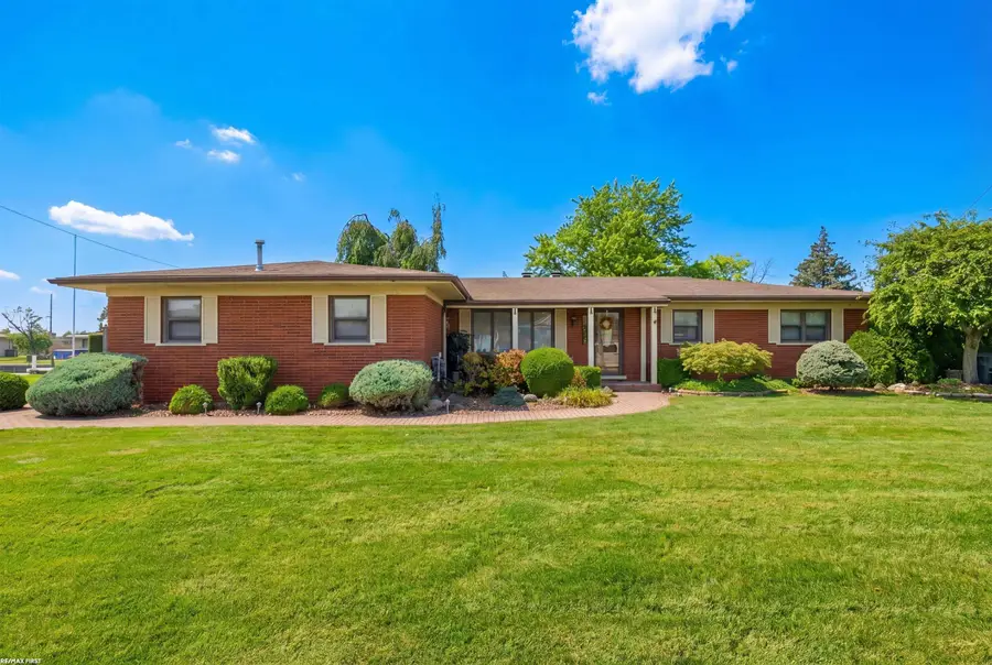 38151 Seaway, Harrison Township, MI 48045 - #2