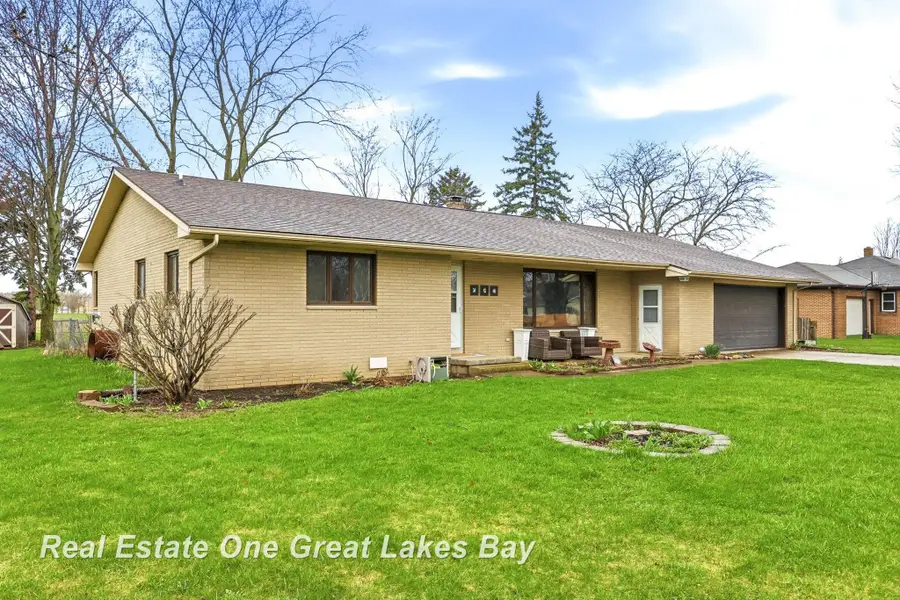 420 S Johnson, Merrill, MI 48637 - #3