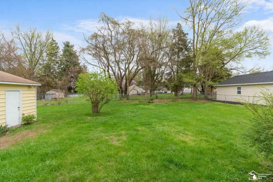 8898 Woodside, Temperance, MI 48182 - #3