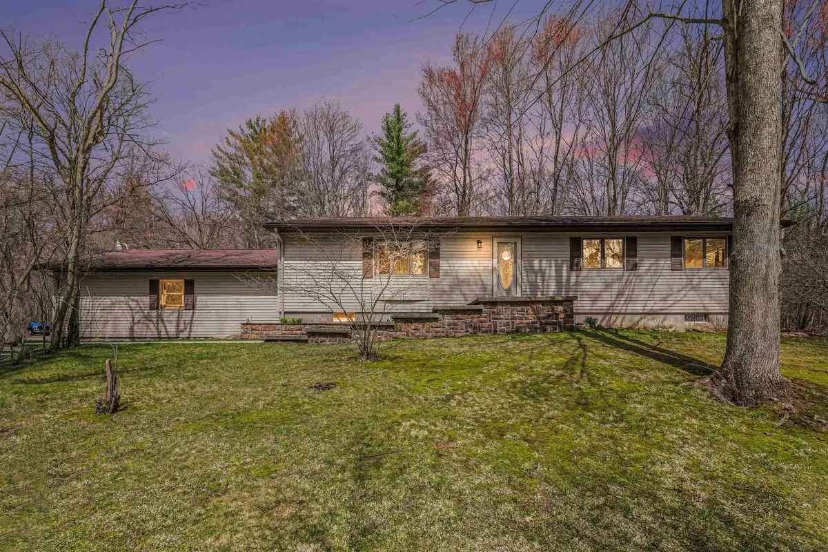 1754 W Chippewa River, Midland, MI 48640 - #1