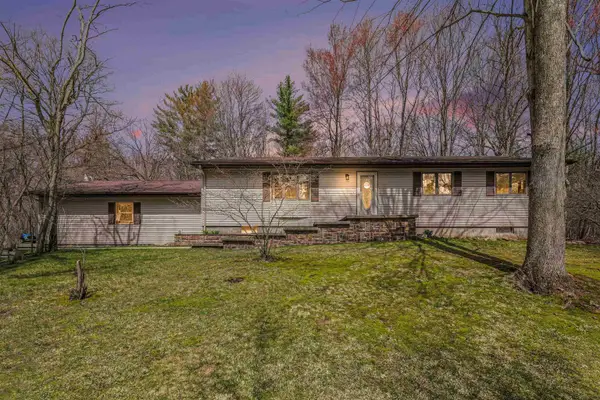 1754 W Chippewa River, Midland, MI 48640