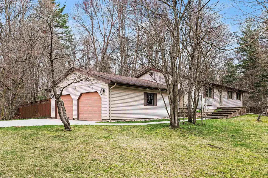 1754 W Chippewa River, Midland, MI 48640 - #2