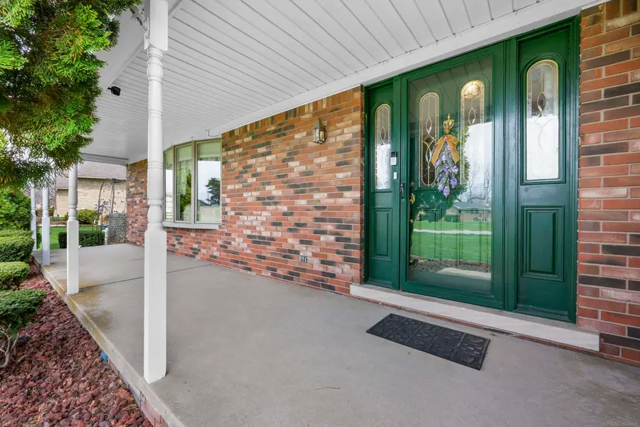 53222 Hillside, Shelby, MI 48316 - #2