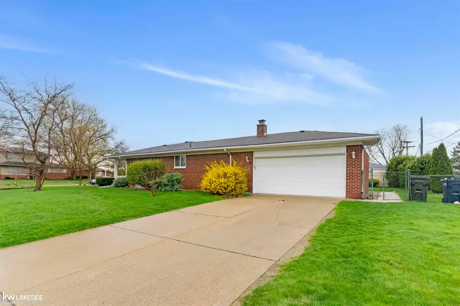 34489 Coachwood, Sterling Heights, MI 48312 - #3