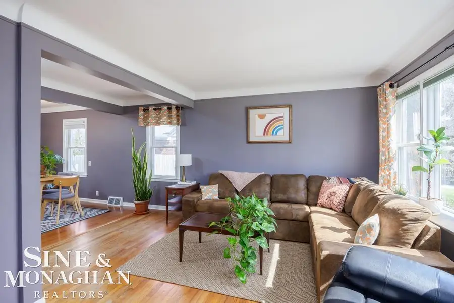 318 Kerby Rd, Grosse Pointe Farms, MI 48236 - #2