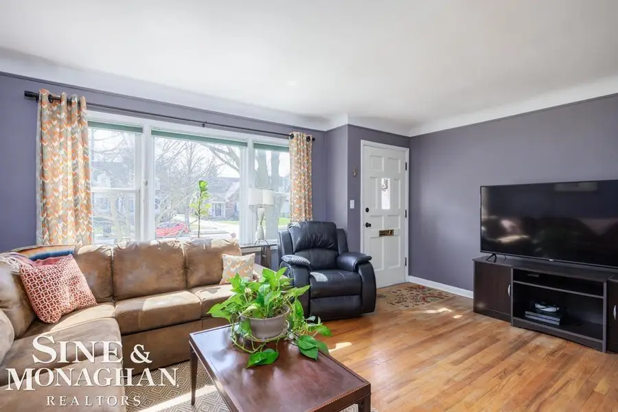 318 Kerby Rd, Grosse Pointe Farms, MI 48236 - #3