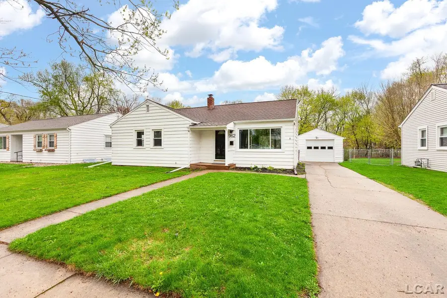 962 Vine, Adrian, MI 49221 - #2