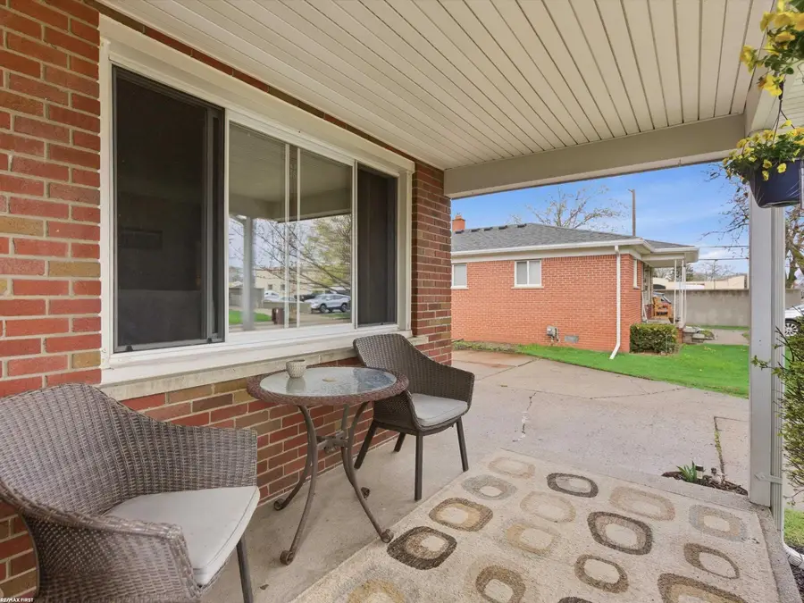 7399 Mckinley, Center Line, MI 48015 - #3