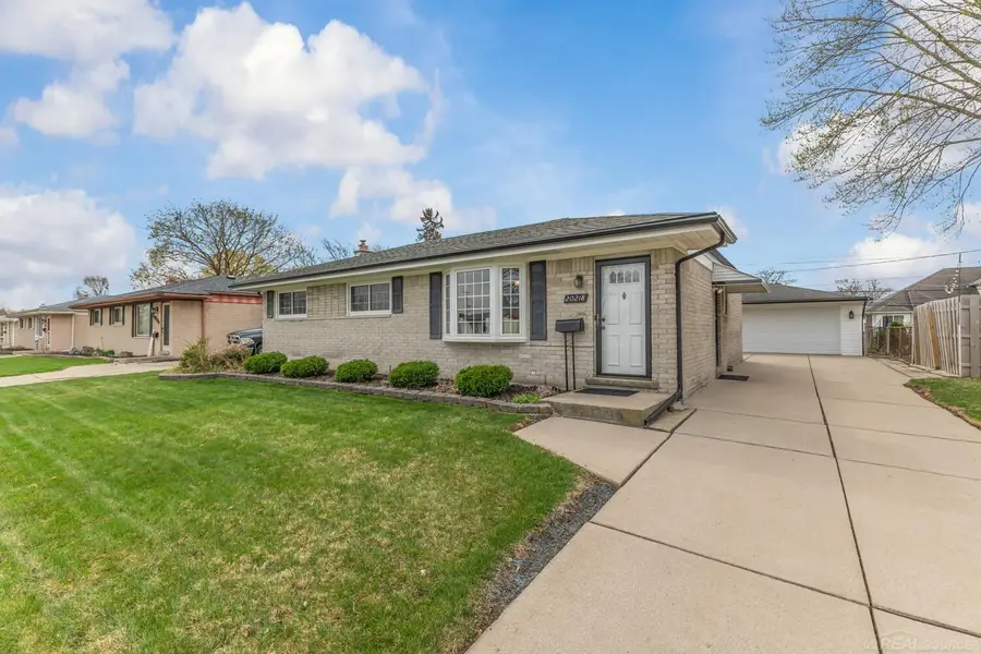20218 Shores, Saint Clair Shores, MI 48080 - #2