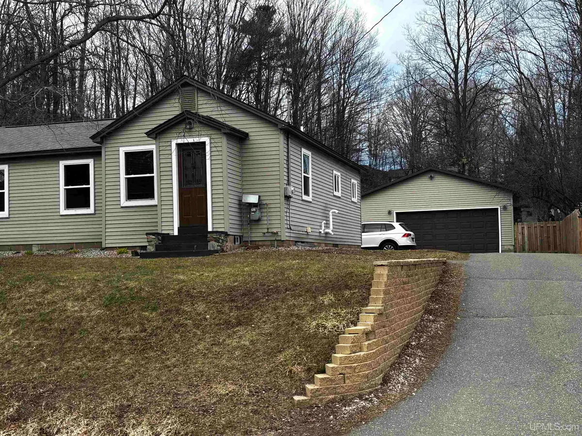 2162 Bancroft, Marquette, MI 49855 - #1