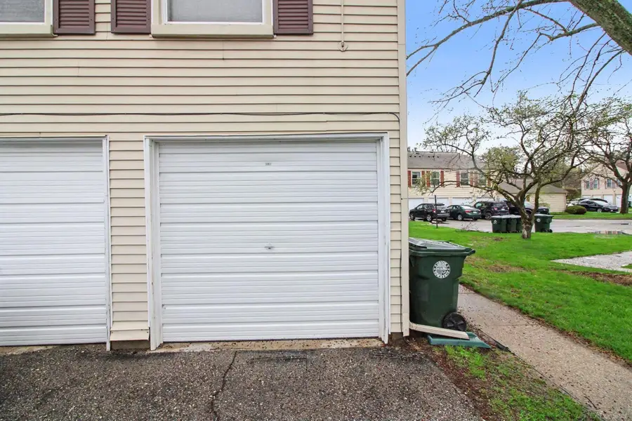 2914 Meadowbrook Ct, Lake Orion, MI 48360 - #3