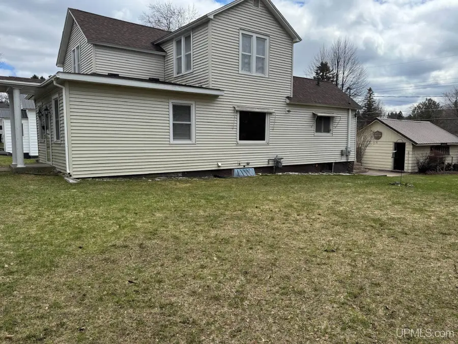 729 E B, Iron Mountain, MI 49801 - #2