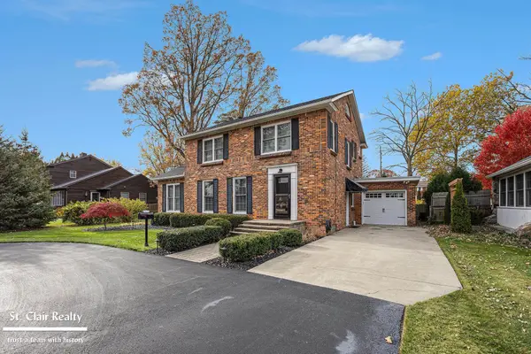 915 N Riverside, Saint Clair, MI 48079