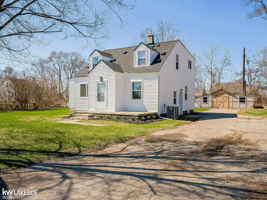 47051 Frederick, Shelby, MI 48317 - #2