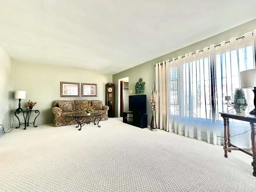 627 E Margaret, Iron Mountain, MI 49801 - #2