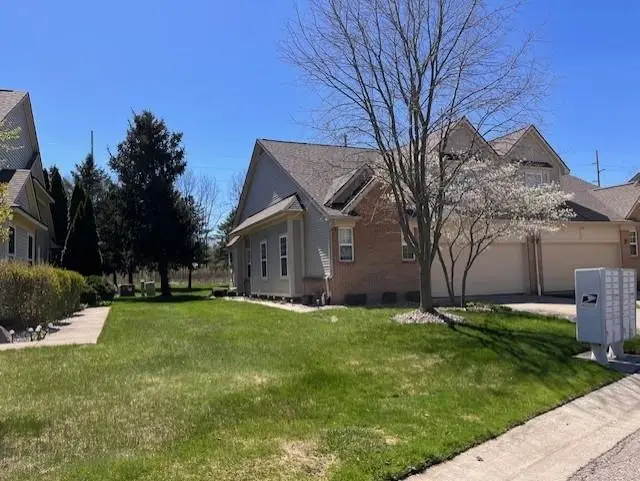 5364 Pine Needle, Grand Blanc, MI 48439 - #2