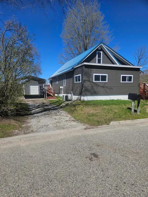 625 Cunningham, Clare, MI 48617