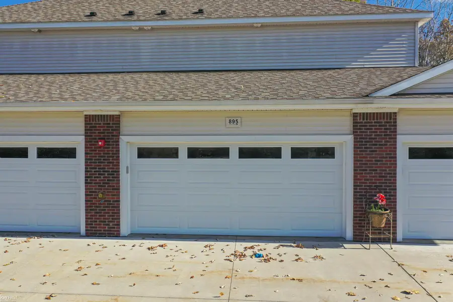 895 Watercress, Fenton, MI 48430 - #2