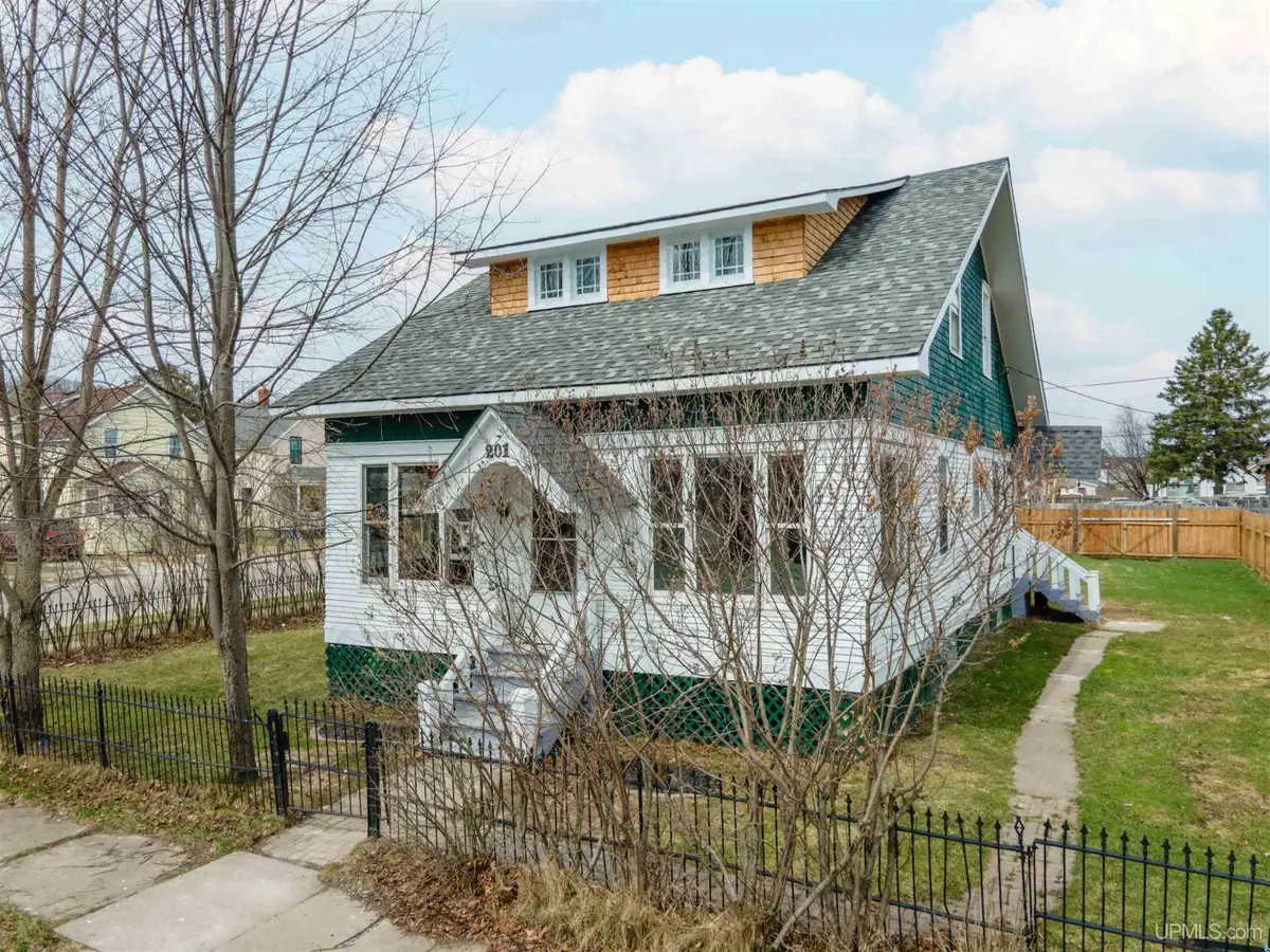 201 Lennox, Caspian, MI 49915 - #1