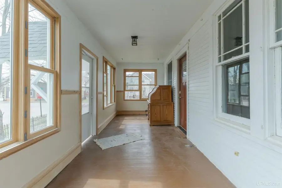 201 Lennox, Caspian, MI 49915 - #2
