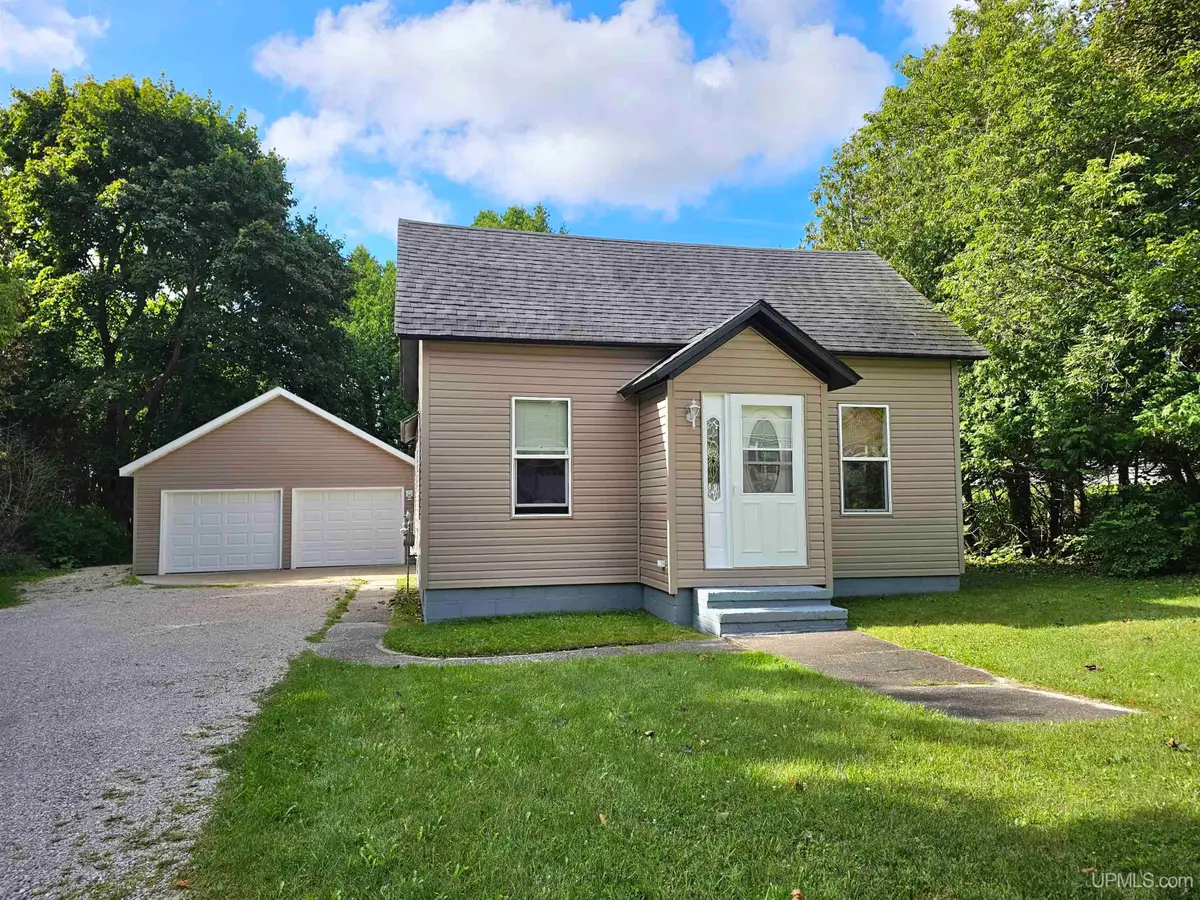 803 Manistique, Manistique, MI 49854 - #1