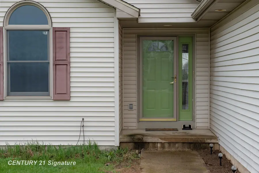 5501 N River, Freeland, MI 48623 - #3