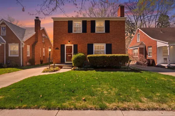 2073 Hawthorne, Grosse Pointe Woods, MI 48236