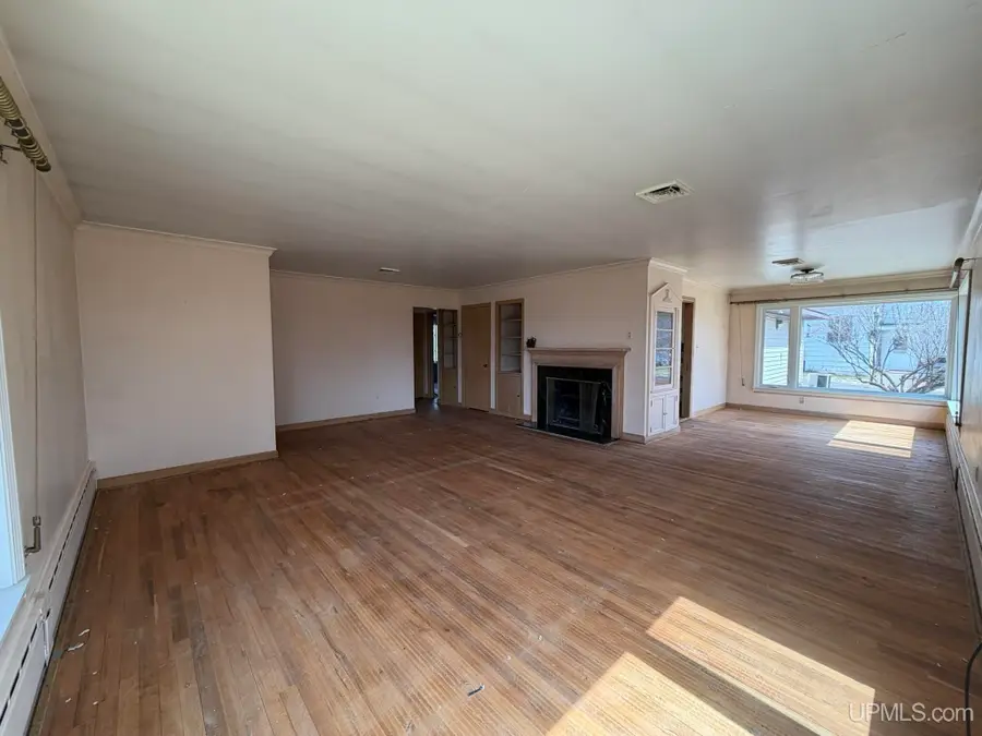 811 W Brown, Iron Mountain, MI 49801 - #2