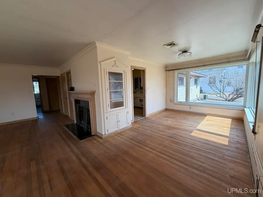 811 W Brown, Iron Mountain, MI 49801 - #3